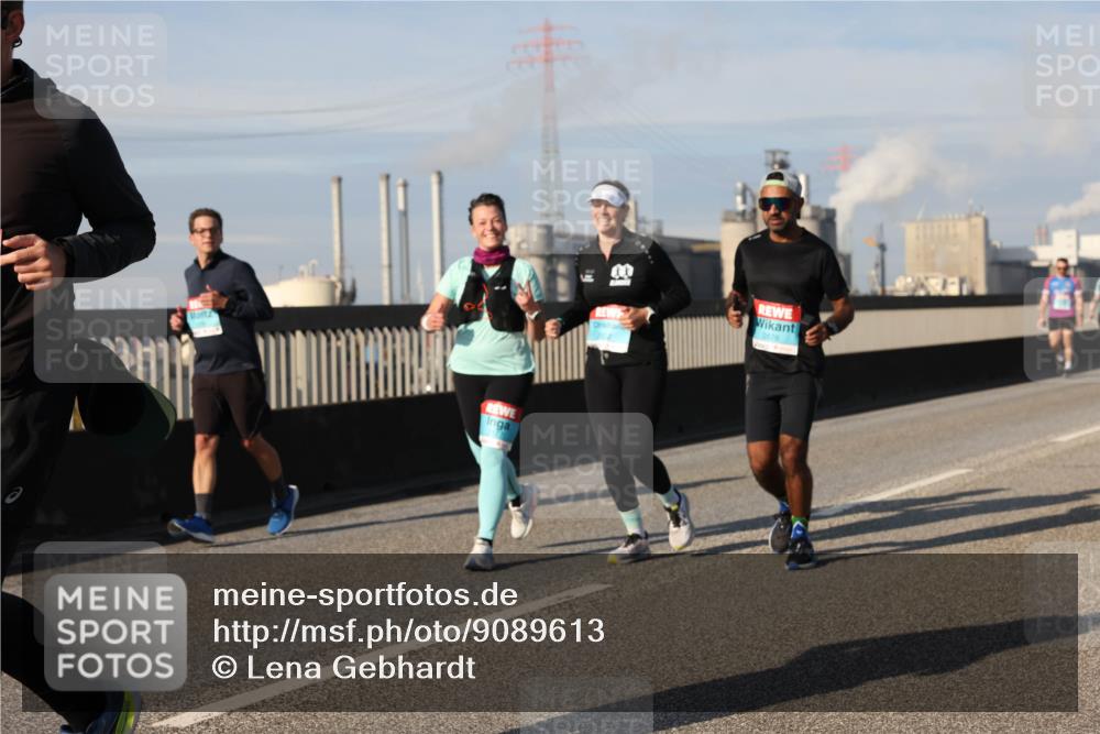03.10.2025 - Köhlbrandbrückenlauf Lena Gebhardt http://msf.ph/oto/9089613 03.10.2025 10:07:12 Position 2  meine-sportfotos.de