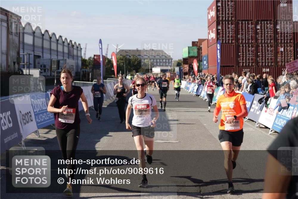 03.10.2025 - Köhlbrandbrückenlauf Jannik Wohlers http://msf.ph/oto/9089616 03.10.2025 13:19:23 Ziel 4593, 4690, 4725, 4727, 4828, 4971, 4996, 5009, 5405, 5443, 5451, 5578, 5853, 6057, 6225, 6226, 6230, 6576, 6753 meine-sportfotos.de