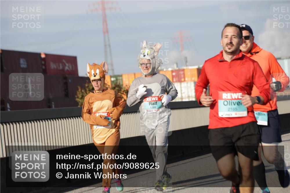 03.10.2025 - Köhlbrandbrückenlauf Jannik Wohlers http://msf.ph/oto/9089625 03.10.2025 09:58:39 Position 3 2165, 1289 meine-sportfotos.de