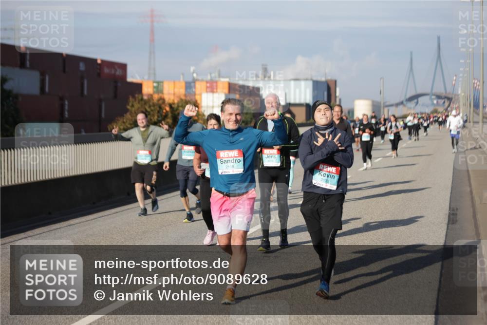 03.10.2025 - Köhlbrandbrückenlauf Jannik Wohlers http://msf.ph/oto/9089628 03.10.2025 10:09:47 Position 3 2115, 2133 meine-sportfotos.de