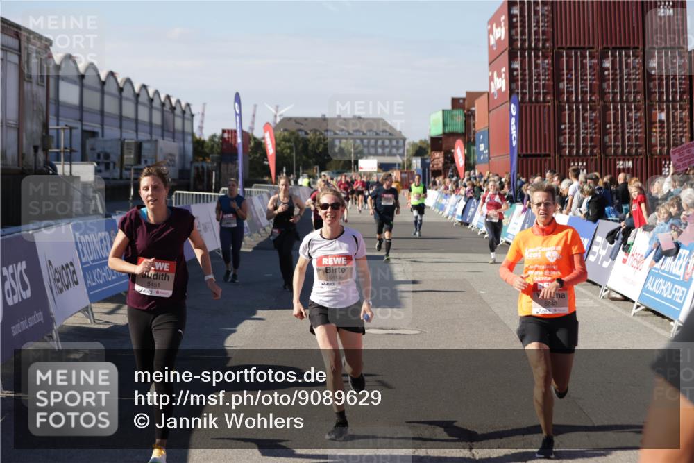 03.10.2025 - Köhlbrandbrückenlauf Jannik Wohlers http://msf.ph/oto/9089629 03.10.2025 13:19:23 Ziel 4593, 4690, 4725, 4727, 4828, 4971, 4996, 5009, 5405, 5443, 5451, 5578, 5853, 6057, 6225, 6226, 6230, 6576, 6753 meine-sportfotos.de