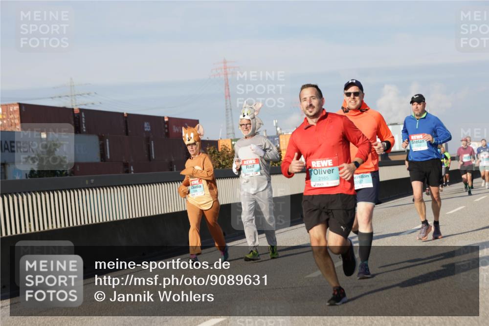 03.10.2025 - Köhlbrandbrückenlauf Jannik Wohlers http://msf.ph/oto/9089631 03.10.2025 09:58:40 Position 3 2165, 2007, 1510 meine-sportfotos.de