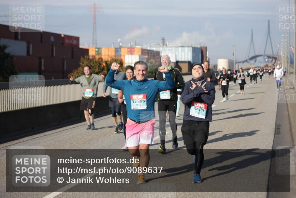 03.10.2025 - Köhlbrandbrückenlauf Jannik Wohlers http://msf.ph/oto/9089637 03.10.2025 10:09:47 Position 3 2115, 2133 meine-sportfotos.de