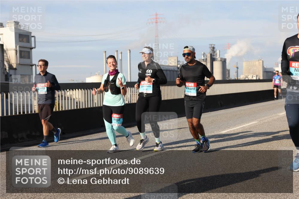 03.10.2025 - Köhlbrandbrückenlauf Lena Gebhardt http://msf.ph/oto/9089639 03.10.2025 10:07:12 Position 2 2177, 2676, 301 meine-sportfotos.de