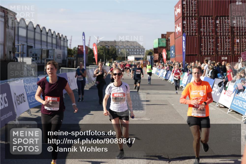 03.10.2025 - Köhlbrandbrückenlauf Jannik Wohlers http://msf.ph/oto/9089647 03.10.2025 13:19:23 Ziel 4593, 4690, 4725, 4727, 4828, 4971, 4996, 5009, 5405, 5443, 5451, 5578, 5853, 6057, 6225, 6226, 6230, 6576, 6753 meine-sportfotos.de
