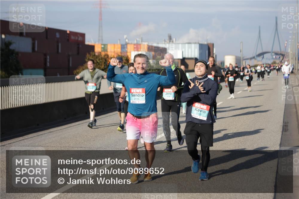03.10.2025 - Köhlbrandbrückenlauf Jannik Wohlers http://msf.ph/oto/9089652 03.10.2025 10:09:48 Position 3 2115, 2138 meine-sportfotos.de