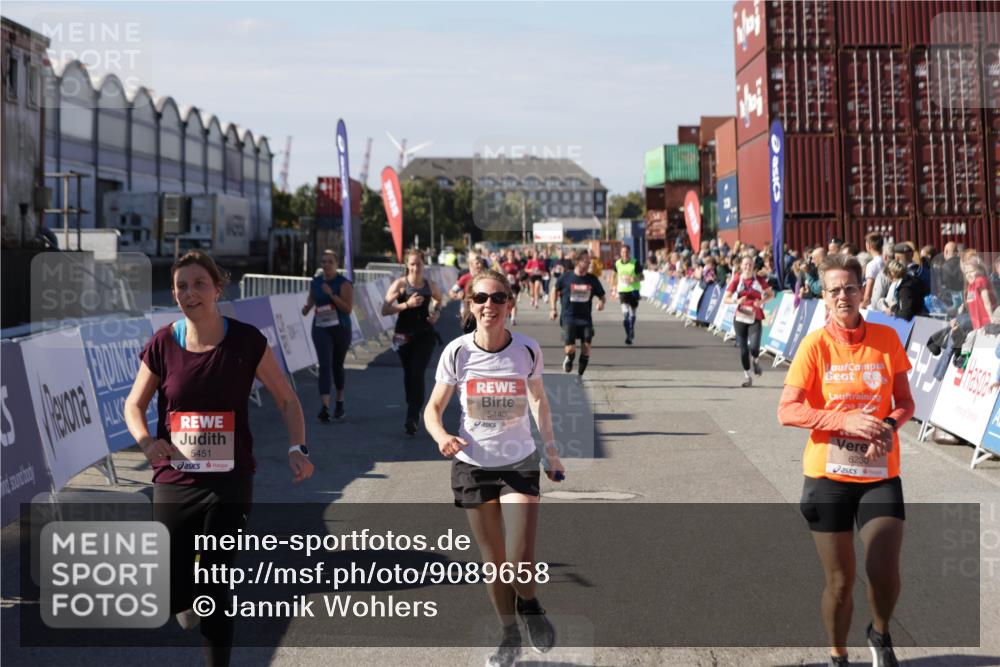 03.10.2025 - Köhlbrandbrückenlauf Jannik Wohlers http://msf.ph/oto/9089658 03.10.2025 13:19:23 Ziel 4593, 4690, 4725, 4727, 4828, 4971, 4996, 5009, 5405, 5443, 5451, 5578, 5853, 6057, 6225, 6226, 6230, 6576, 6753 meine-sportfotos.de