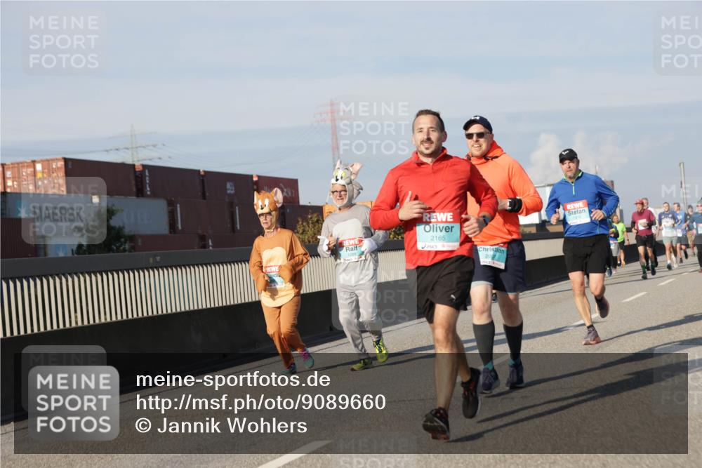 03.10.2025 - Köhlbrandbrückenlauf Jannik Wohlers http://msf.ph/oto/9089660 03.10.2025 09:58:40 Position 3 1289, 2165, 2007 meine-sportfotos.de
