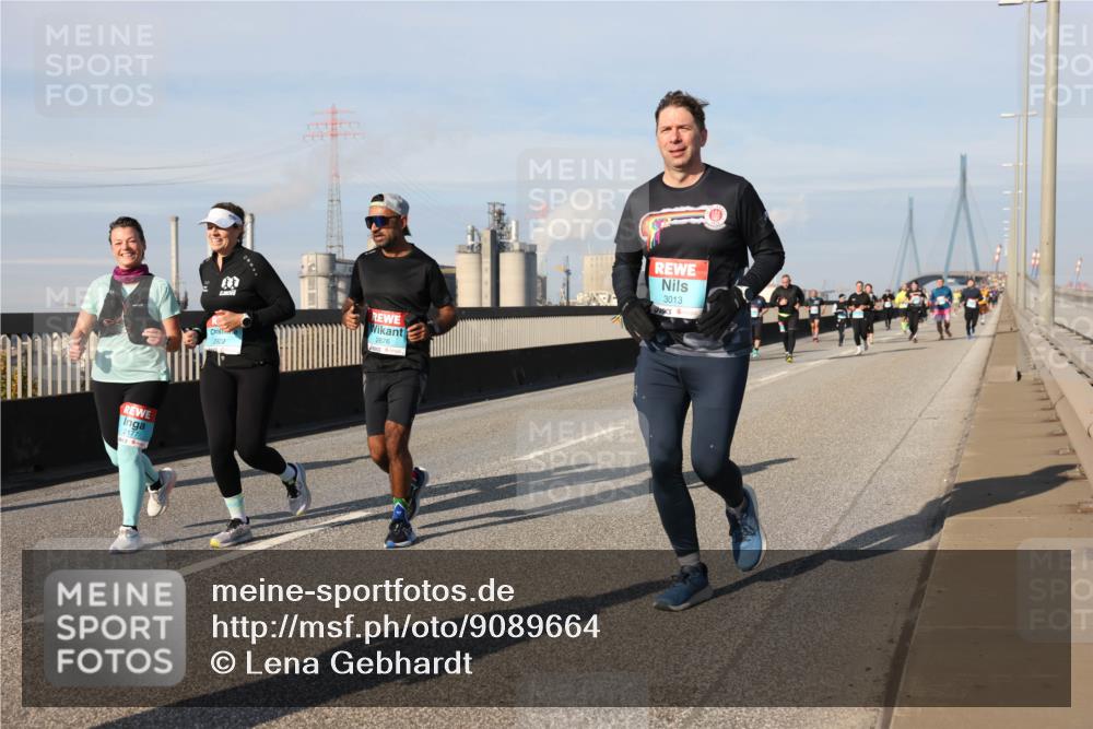 03.10.2025 - Köhlbrandbrückenlauf Lena Gebhardt http://msf.ph/oto/9089664 03.10.2025 10:07:12 Position 2 2177, 2922, 2676, 3013 meine-sportfotos.de