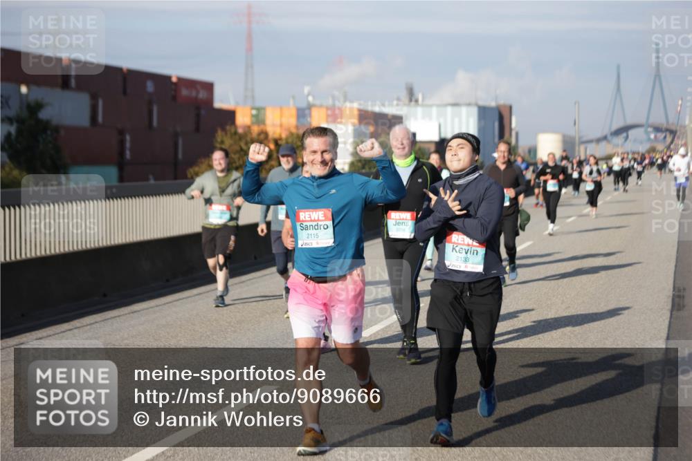 03.10.2025 - Köhlbrandbrückenlauf Jannik Wohlers http://msf.ph/oto/9089666 03.10.2025 10:09:48 Position 3 2115, 2133 meine-sportfotos.de