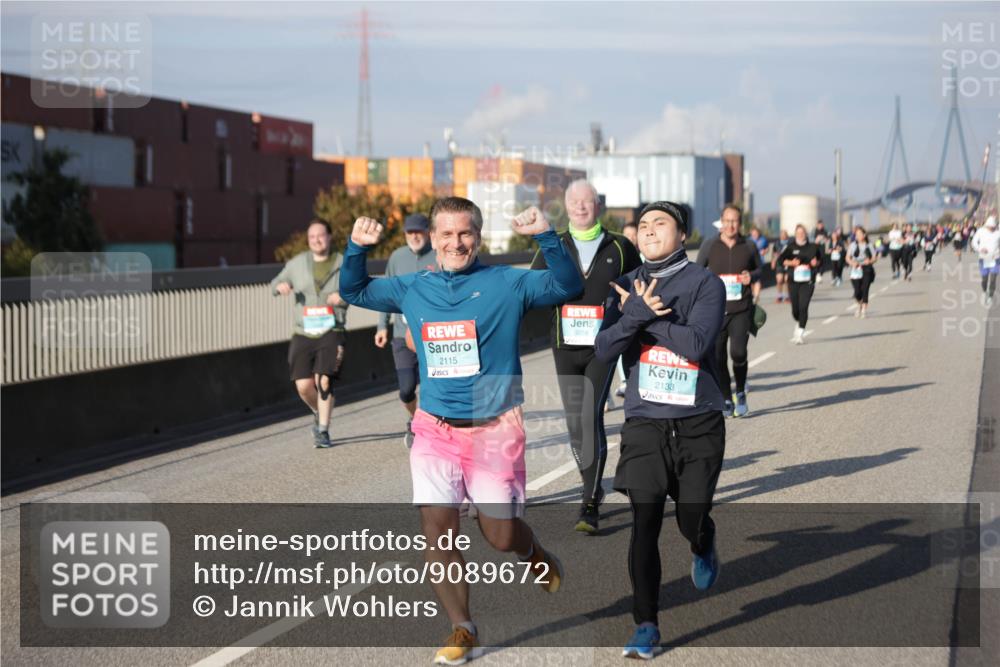 03.10.2025 - Köhlbrandbrückenlauf Jannik Wohlers http://msf.ph/oto/9089672 03.10.2025 10:09:48 Position 3 2115, 2133 meine-sportfotos.de