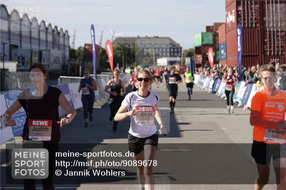 03.10.2025 - Köhlbrandbrückenlauf Jannik Wohlers http://msf.ph/oto/9089678 03.10.2025 13:19:24 Ziel 4593, 4690, 4691, 4725, 4828, 4971, 4996, 5009, 5405, 5443, 5451, 5578, 5853, 6057, 6225, 6226, 6230, 6576, 6753 meine-sportfotos.de