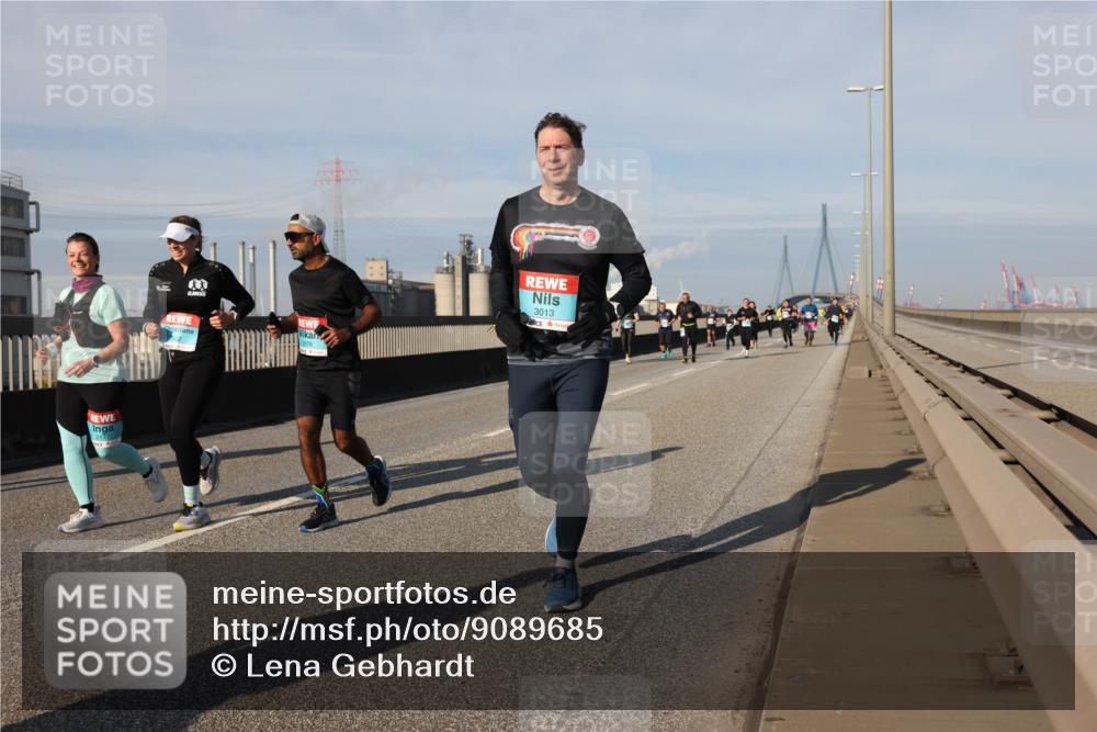03.10.2025 - Köhlbrandbrückenlauf Lena Gebhardt http://msf.ph/oto/9089685 03.10.2025 10:07:13 Position 2 2177, 2676, 3013 meine-sportfotos.de