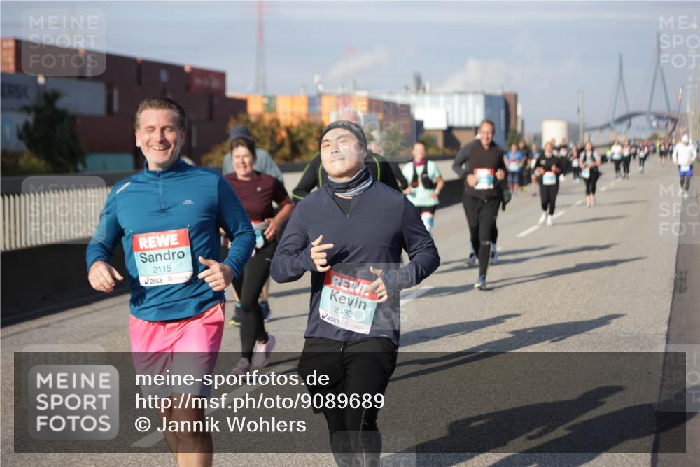 03.10.2025 - Köhlbrandbrückenlauf Jannik Wohlers http://msf.ph/oto/9089689 03.10.2025 10:09:49 Position 3 2115, 2133 meine-sportfotos.de