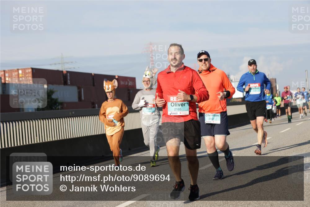 03.10.2025 - Köhlbrandbrückenlauf Jannik Wohlers http://msf.ph/oto/9089694 03.10.2025 09:58:40 Position 3 2165, 2007, 1510 meine-sportfotos.de
