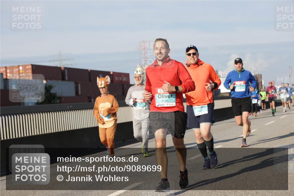 03.10.2025 - Köhlbrandbrückenlauf Jannik Wohlers http://msf.ph/oto/9089699 03.10.2025 09:58:40 Position 3 2165, 2007, 1010 meine-sportfotos.de