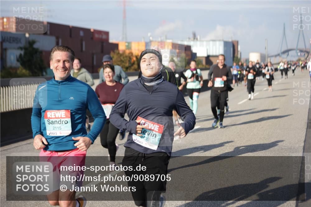 03.10.2025 - Köhlbrandbrückenlauf Jannik Wohlers http://msf.ph/oto/9089705 03.10.2025 10:09:49 Position 3 2115, 2133 meine-sportfotos.de