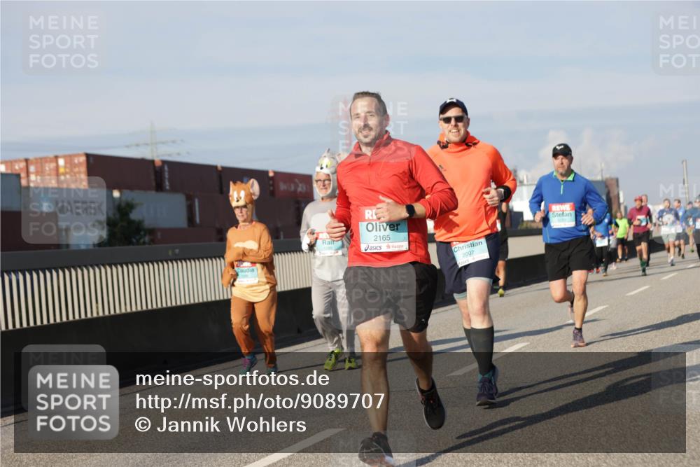 03.10.2025 - Köhlbrandbrückenlauf Jannik Wohlers http://msf.ph/oto/9089707 03.10.2025 09:58:40 Position 3 2165, 2007, 1510 meine-sportfotos.de