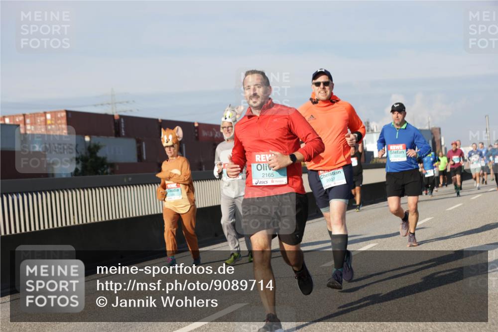03.10.2025 - Köhlbrandbrückenlauf Jannik Wohlers http://msf.ph/oto/9089714 03.10.2025 09:58:40 Position 3 2165, 2007, 1510 meine-sportfotos.de