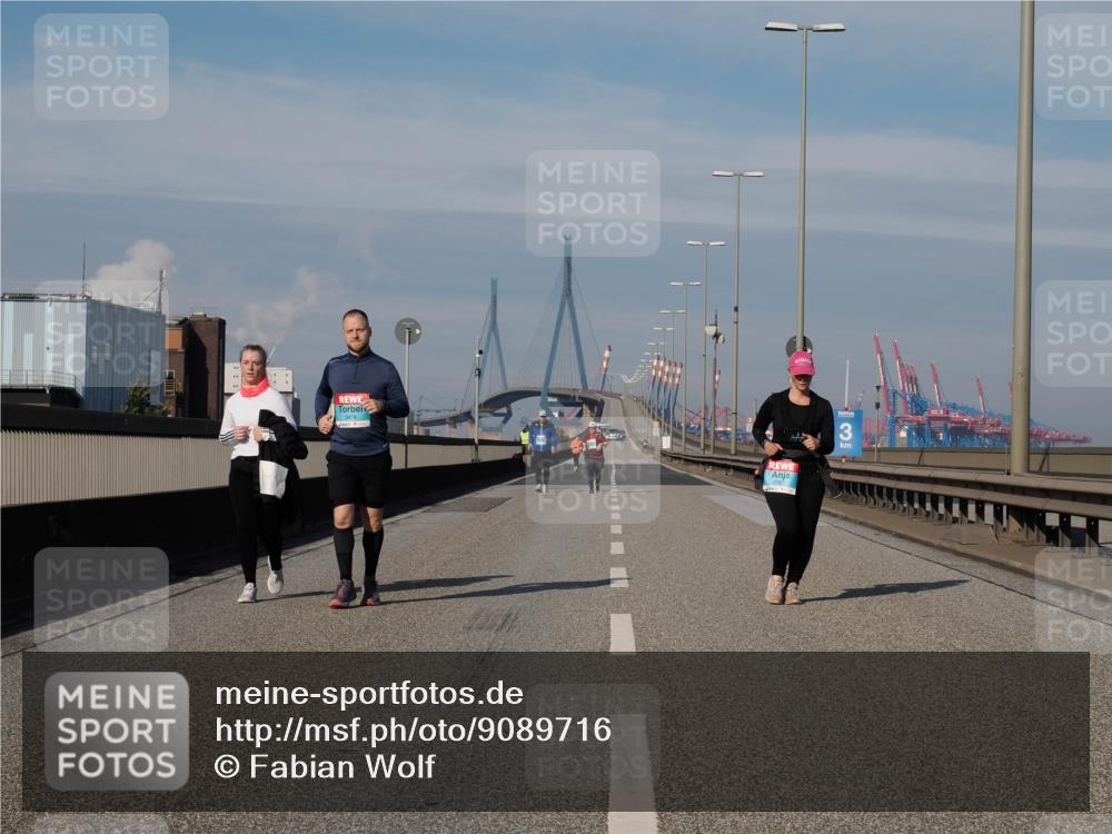 03.10.2025 - Köhlbrandbrückenlauf Fabian Wolf http://msf.ph/oto/9089716 03.10.2025 10:25:15 Position 3 3474 meine-sportfotos.de