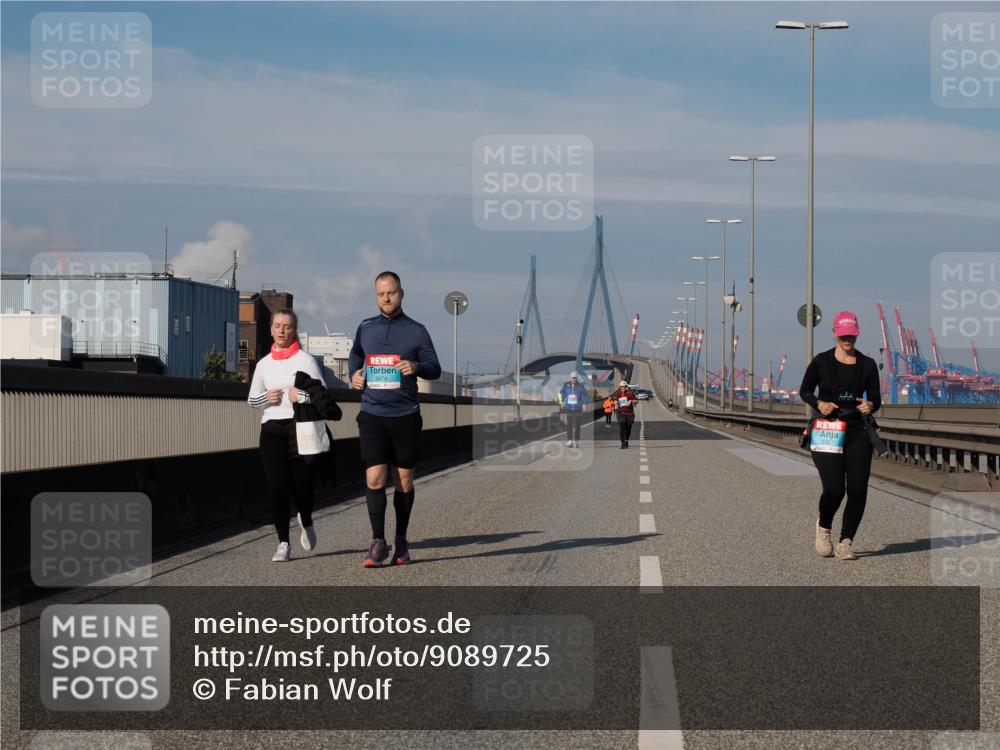 03.10.2025 - Köhlbrandbrückenlauf Fabian Wolf http://msf.ph/oto/9089725 03.10.2025 10:25:16 Position 3 3474 meine-sportfotos.de