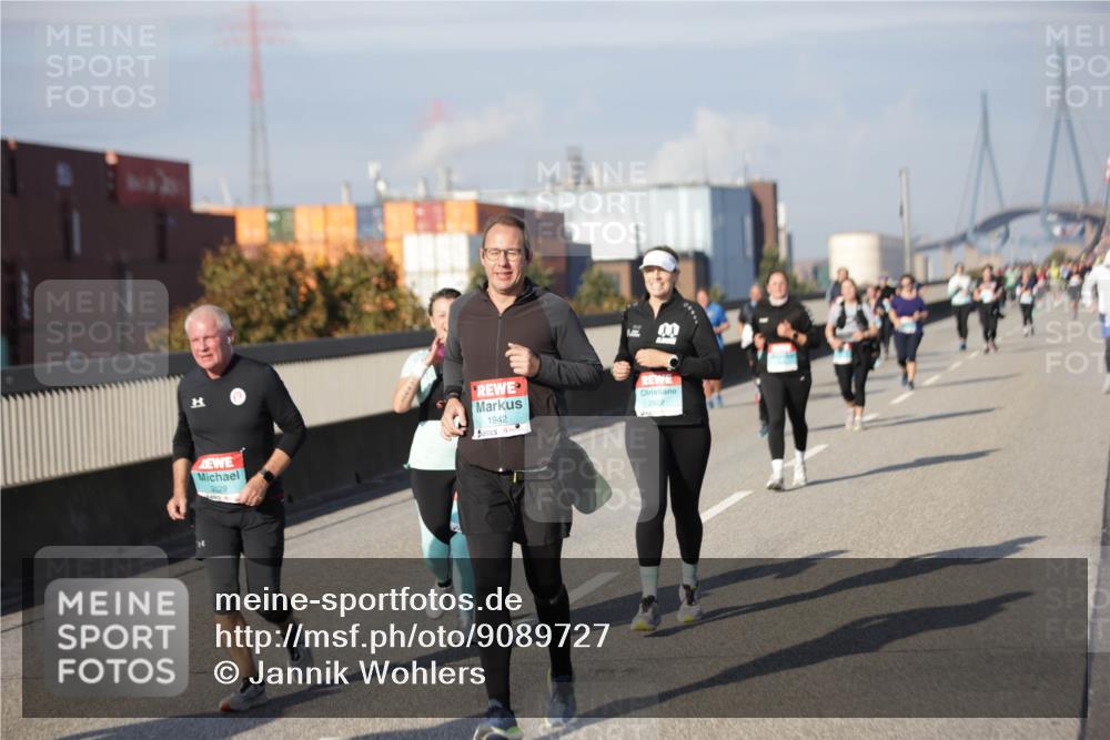 03.10.2025 - Köhlbrandbrückenlauf Jannik Wohlers http://msf.ph/oto/9089727 03.10.2025 10:09:51 Position 3 1942, 3129 meine-sportfotos.de