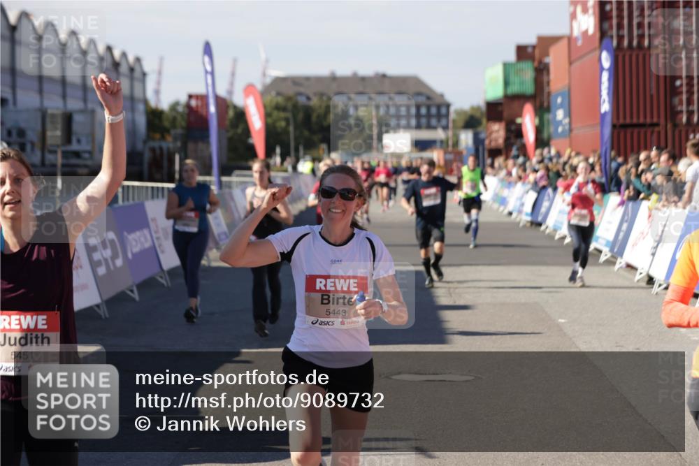 03.10.2025 - Köhlbrandbrückenlauf Jannik Wohlers http://msf.ph/oto/9089732 03.10.2025 13:19:24 Ziel 4593, 4690, 4691, 4725, 4828, 4971, 4996, 5009, 5405, 5443, 5451, 5578, 5853, 6057, 6225, 6226, 6230, 6576, 6753 meine-sportfotos.de