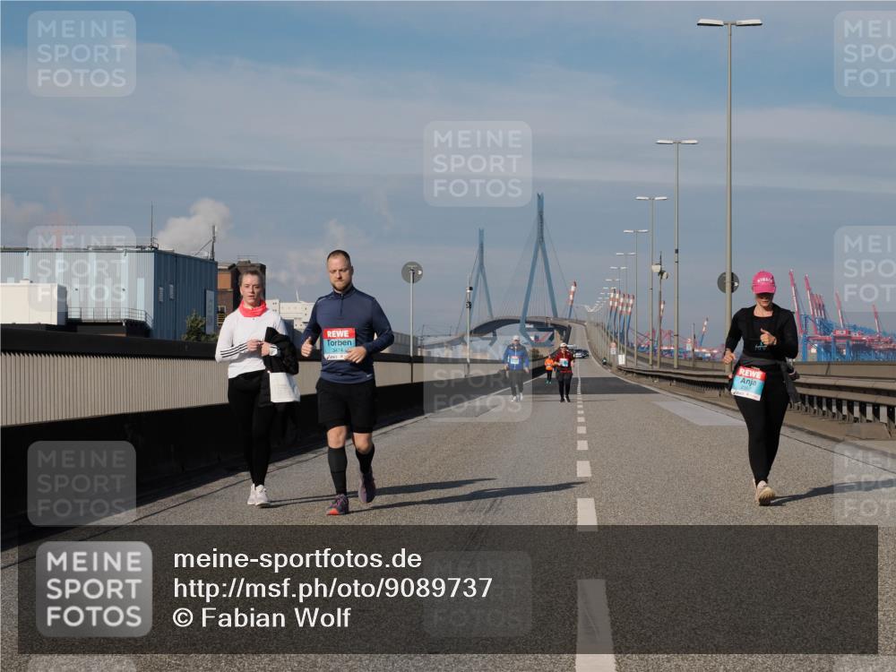 03.10.2025 - Köhlbrandbrückenlauf Fabian Wolf http://msf.ph/oto/9089737 03.10.2025 10:25:16 Position 3 3474 meine-sportfotos.de