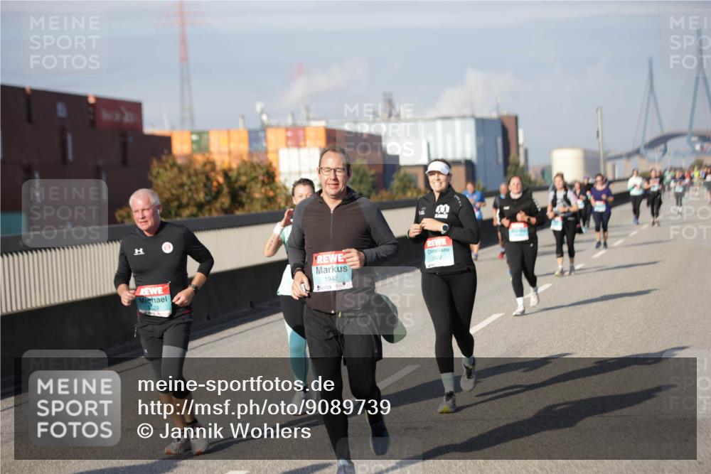 03.10.2025 - Köhlbrandbrückenlauf Jannik Wohlers http://msf.ph/oto/9089739 03.10.2025 10:09:51 Position 3 3129, 1942, 2922 meine-sportfotos.de