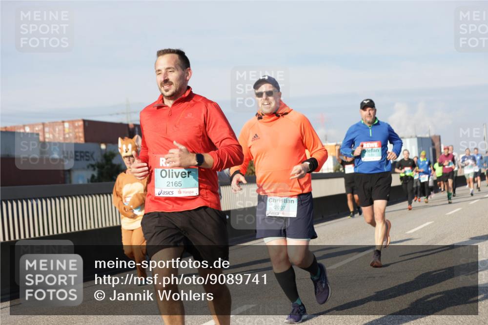 03.10.2025 - Köhlbrandbrückenlauf Jannik Wohlers http://msf.ph/oto/9089741 03.10.2025 09:58:41 Position 3 2165, 2007, 1510 meine-sportfotos.de