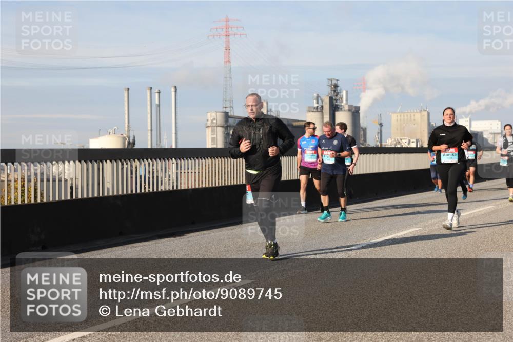 03.10.2025 - Köhlbrandbrückenlauf Lena Gebhardt http://msf.ph/oto/9089745 03.10.2025 10:07:20 Position 2  meine-sportfotos.de