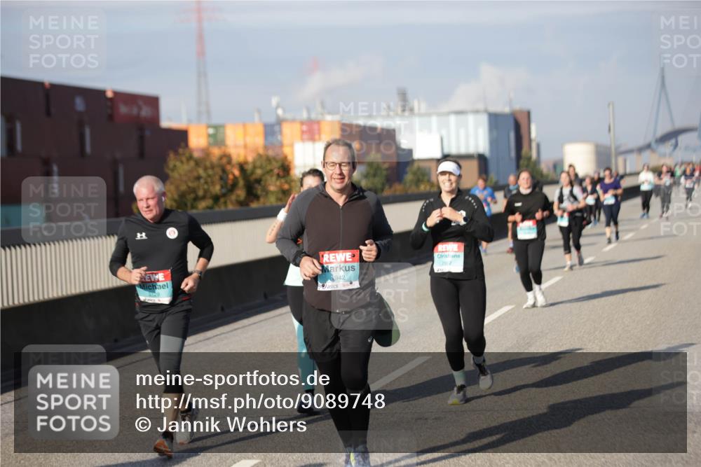 03.10.2025 - Köhlbrandbrückenlauf Jannik Wohlers http://msf.ph/oto/9089748 03.10.2025 10:09:51 Position 3 942, 292 meine-sportfotos.de