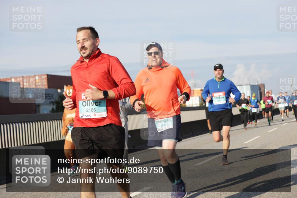 03.10.2025 - Köhlbrandbrückenlauf Jannik Wohlers http://msf.ph/oto/9089750 03.10.2025 09:58:41 Position 3 2165, 2007, 1510 meine-sportfotos.de