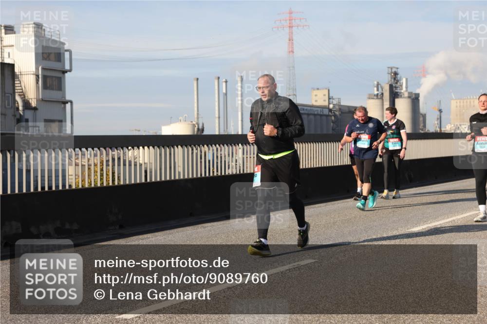 03.10.2025 - Köhlbrandbrückenlauf Lena Gebhardt http://msf.ph/oto/9089760 03.10.2025 10:07:21 Position 2 2534 meine-sportfotos.de
