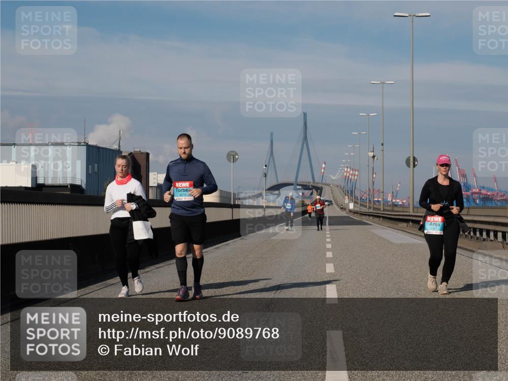03.10.2025 - Köhlbrandbrückenlauf Fabian Wolf http://msf.ph/oto/9089768 03.10.2025 10:25:16 Position 3 3474, 2367 meine-sportfotos.de