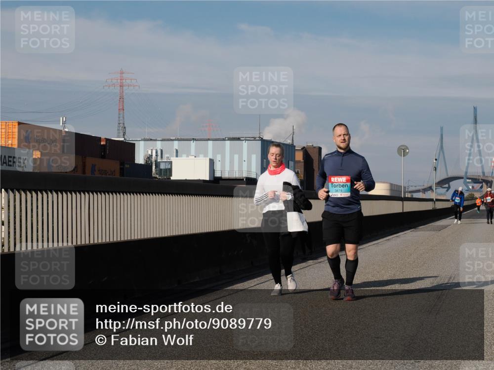 03.10.2025 - Köhlbrandbrückenlauf Fabian Wolf http://msf.ph/oto/9089779 03.10.2025 10:25:17 Position 3 3474 meine-sportfotos.de