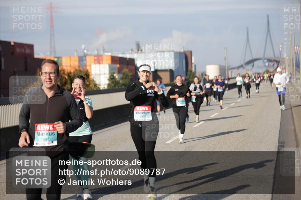 03.10.2025 - Köhlbrandbrückenlauf Jannik Wohlers http://msf.ph/oto/9089787 03.10.2025 10:09:52 Position 3 1942, 2922 meine-sportfotos.de