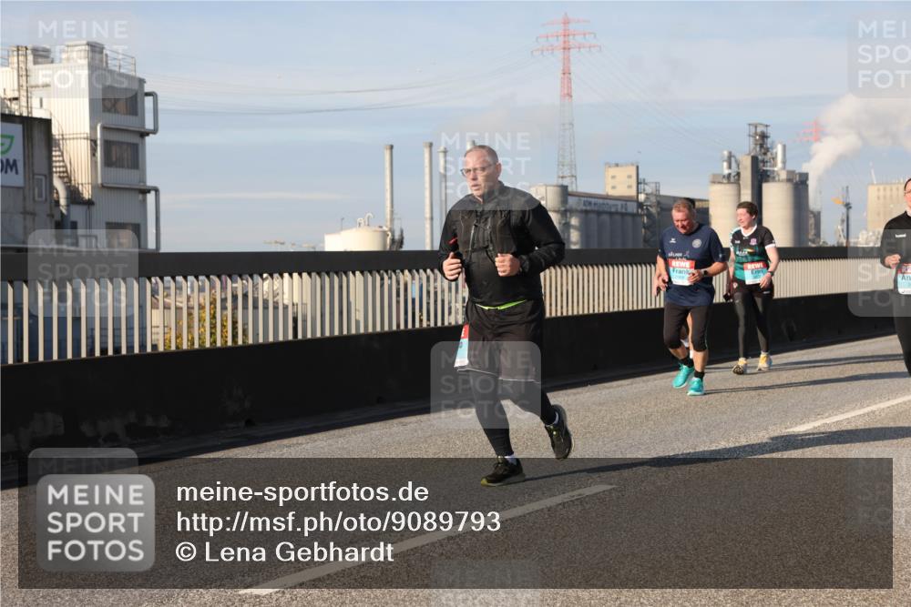 03.10.2025 - Köhlbrandbrückenlauf Lena Gebhardt http://msf.ph/oto/9089793 03.10.2025 10:07:21 Position 2  meine-sportfotos.de