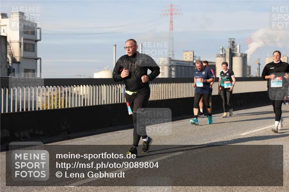 03.10.2025 - Köhlbrandbrückenlauf Lena Gebhardt http://msf.ph/oto/9089804 03.10.2025 10:07:21 Position 2  meine-sportfotos.de