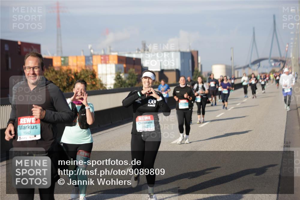 03.10.2025 - Köhlbrandbrückenlauf Jannik Wohlers http://msf.ph/oto/9089809 03.10.2025 10:09:52 Position 3 1942, 2177, 2922 meine-sportfotos.de
