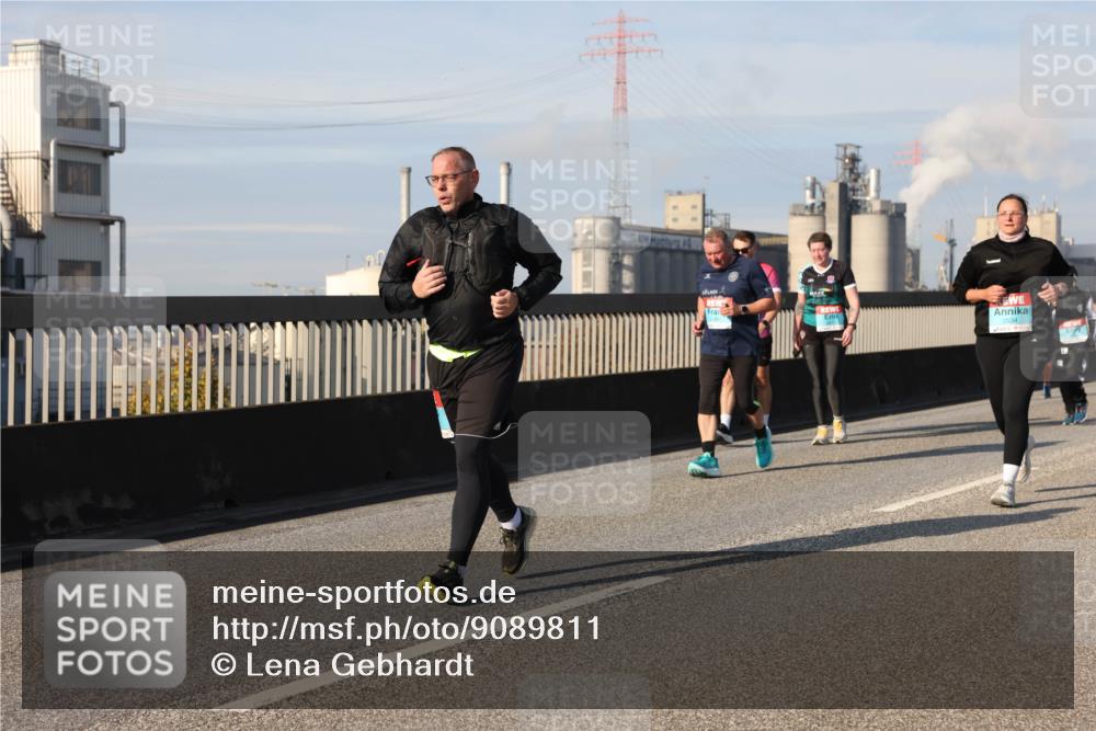 03.10.2025 - Köhlbrandbrückenlauf Lena Gebhardt http://msf.ph/oto/9089811 03.10.2025 10:07:21 Position 2  meine-sportfotos.de