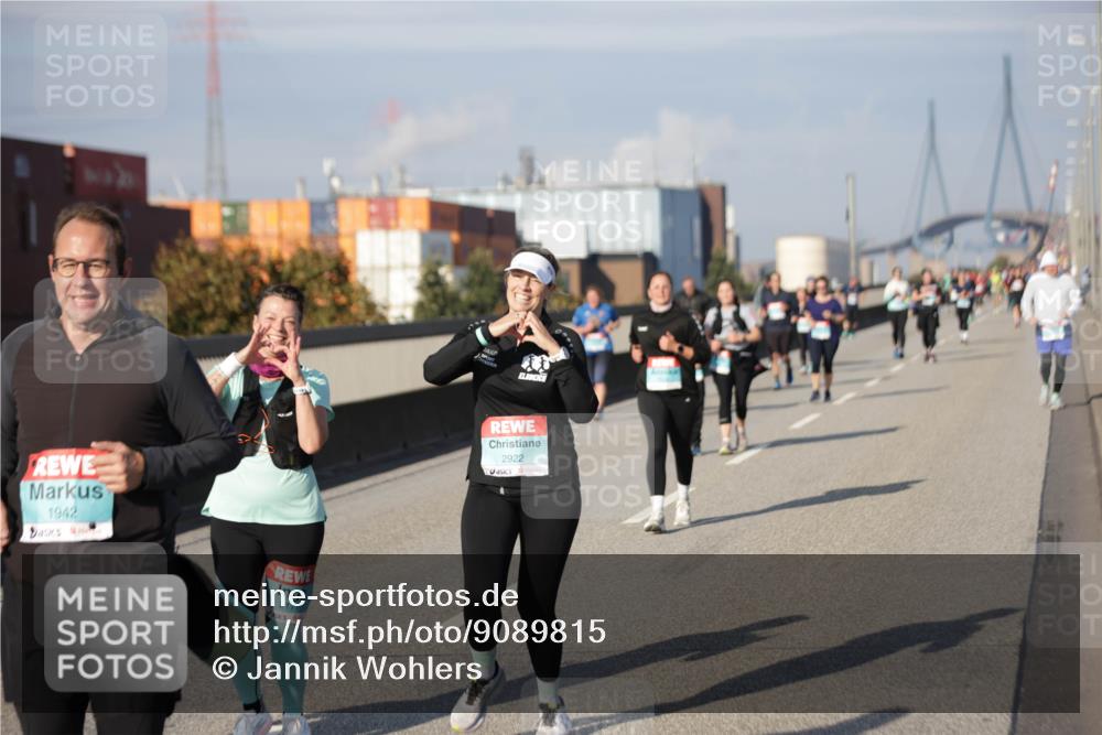 03.10.2025 - Köhlbrandbrückenlauf Jannik Wohlers http://msf.ph/oto/9089815 03.10.2025 10:09:53 Position 3 1942, 2177, 2922 meine-sportfotos.de