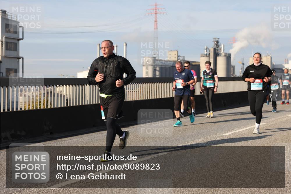 03.10.2025 - Köhlbrandbrückenlauf Lena Gebhardt http://msf.ph/oto/9089823 03.10.2025 10:07:21 Position 2 2534 meine-sportfotos.de