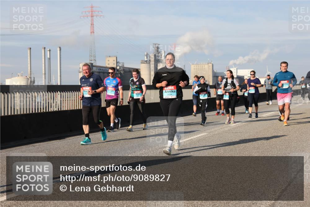 03.10.2025 - Köhlbrandbrückenlauf Lena Gebhardt http://msf.ph/oto/9089827 03.10.2025 10:07:22 Position 2 2534 meine-sportfotos.de