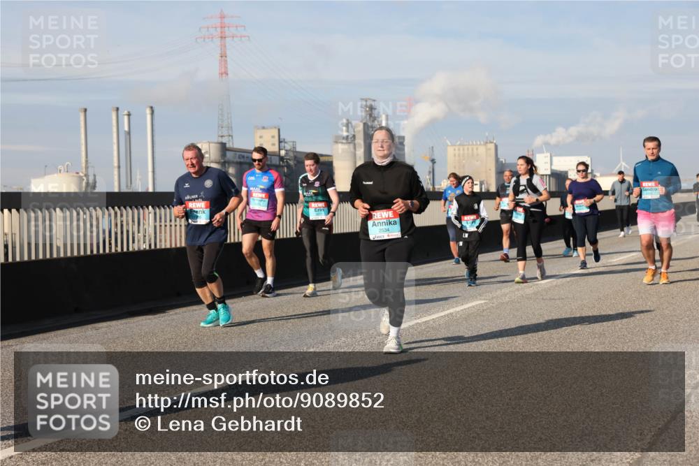03.10.2025 - Köhlbrandbrückenlauf Lena Gebhardt http://msf.ph/oto/9089852 03.10.2025 10:07:22 Position 2 2534 meine-sportfotos.de
