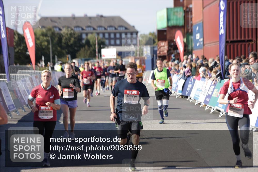 03.10.2025 - Köhlbrandbrückenlauf Jannik Wohlers http://msf.ph/oto/9089859 03.10.2025 13:19:26 Ziel 4593, 4691, 4725, 4828, 4971, 4996, 5009, 5405, 5443, 5451, 5578, 5853, 6057, 6225, 6226, 6230, 6576, 6753, 6776 meine-sportfotos.de