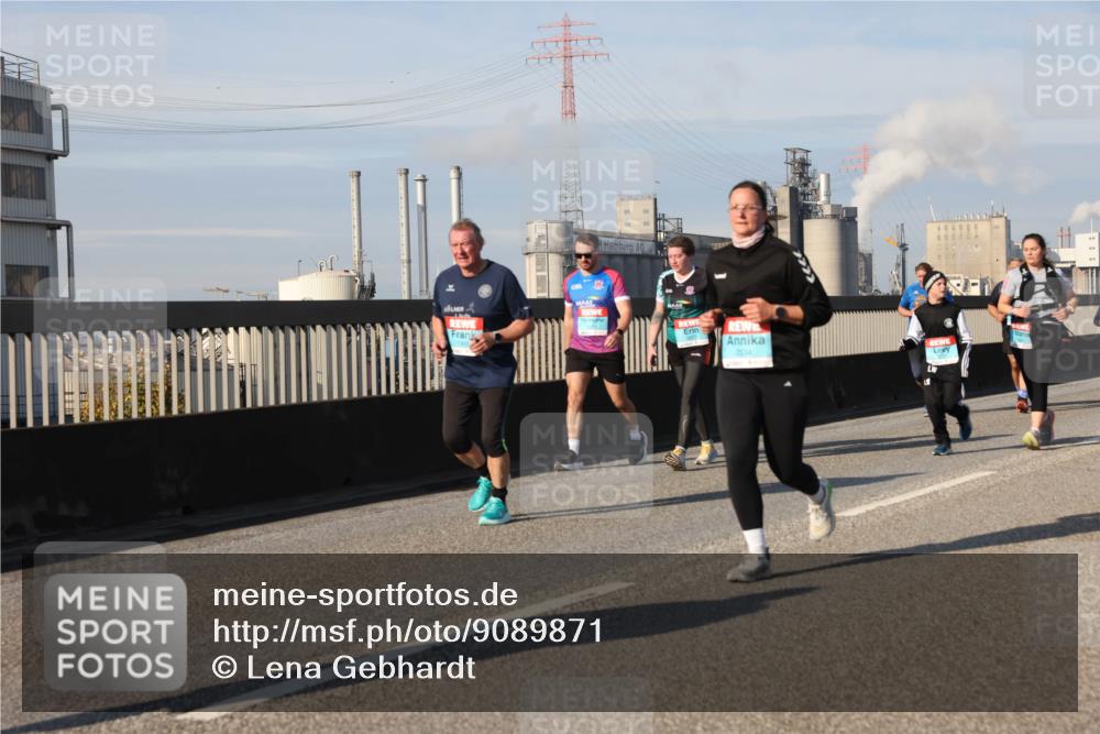 03.10.2025 - Köhlbrandbrückenlauf Lena Gebhardt http://msf.ph/oto/9089871 03.10.2025 10:07:22 Position 2  meine-sportfotos.de