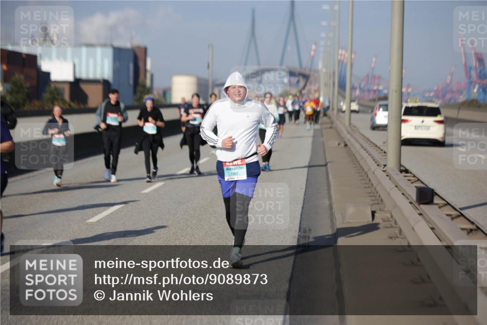 03.10.2025 - Köhlbrandbrückenlauf Jannik Wohlers http://msf.ph/oto/9089873 03.10.2025 10:10:02 Position 3 15, 1927 meine-sportfotos.de