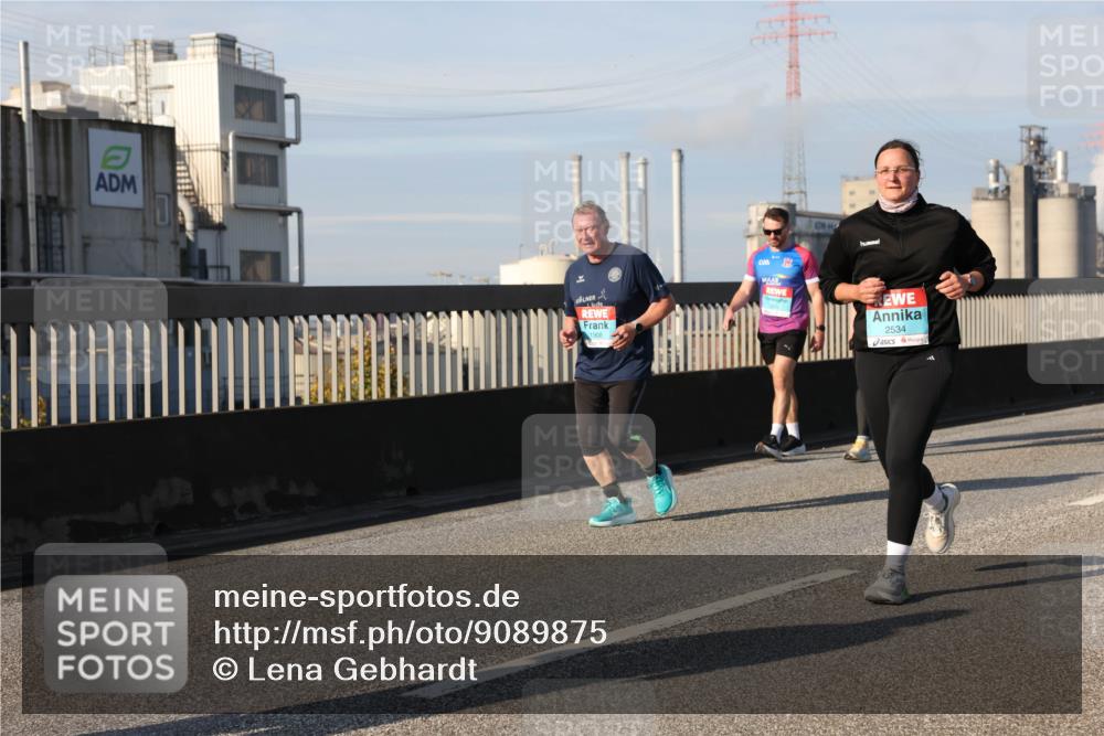 03.10.2025 - Köhlbrandbrückenlauf Lena Gebhardt http://msf.ph/oto/9089875 03.10.2025 10:07:22 Position 2 1908, 2534 meine-sportfotos.de