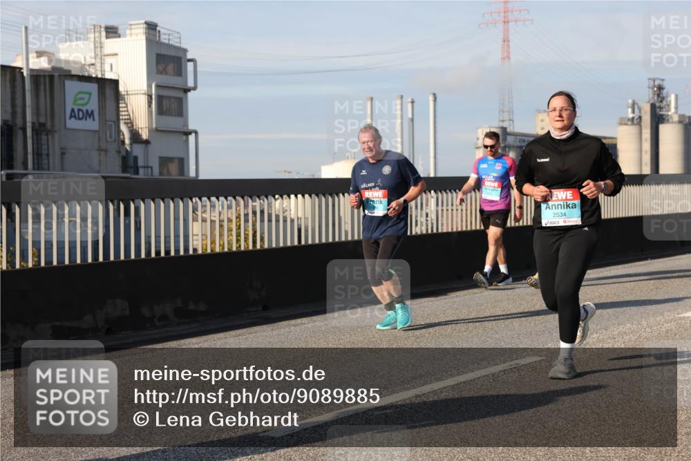 03.10.2025 - Köhlbrandbrückenlauf Lena Gebhardt http://msf.ph/oto/9089885 03.10.2025 10:07:22 Position 2 2534 meine-sportfotos.de